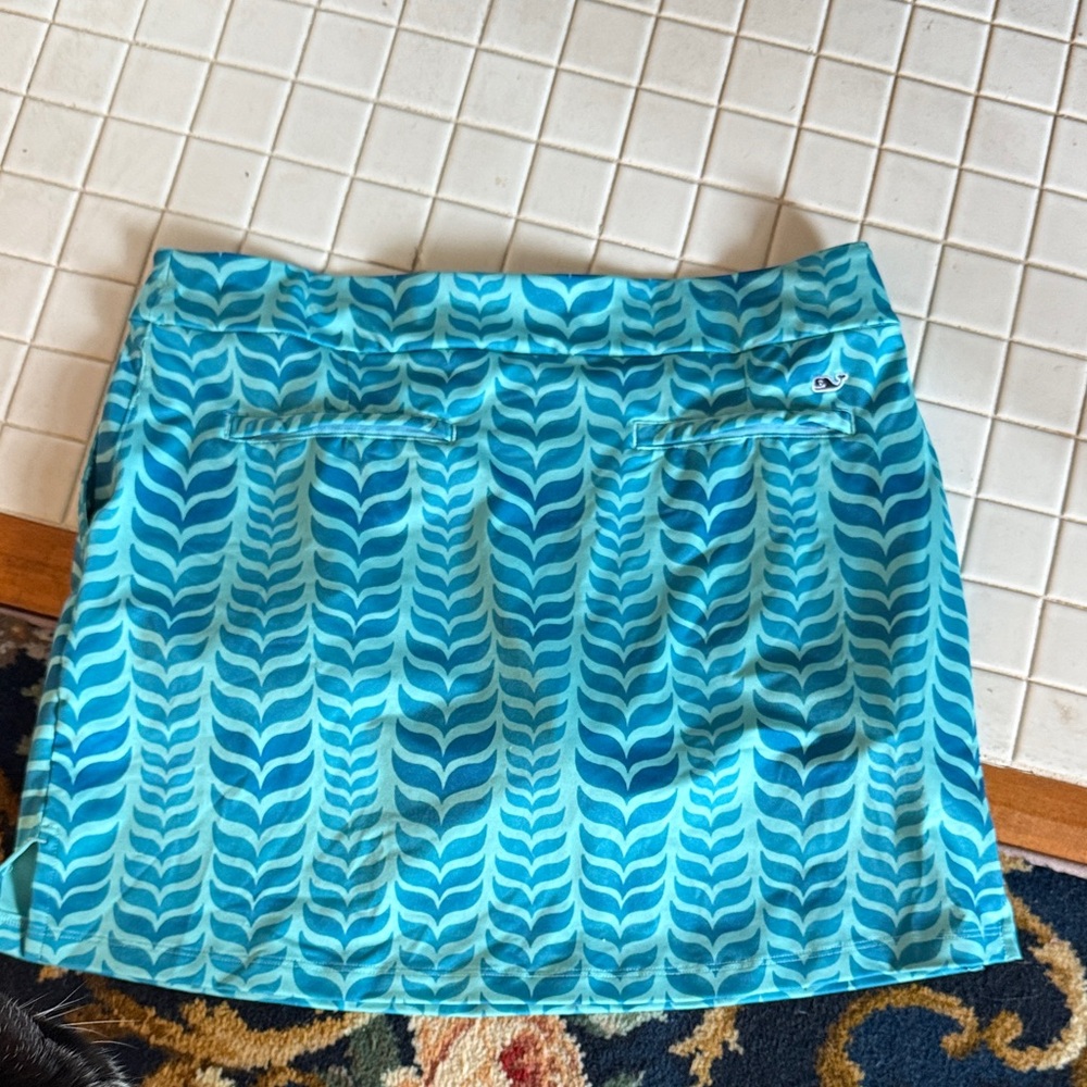 Vineyard Vibes whale tale performance‎ skort- worn a bunch but good shape